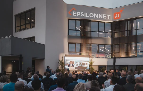 1-i-epsilonnet-egkainiase-to-neo-tis-ktirio-sti-thessaloniki